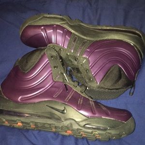 Nike boots never worn.